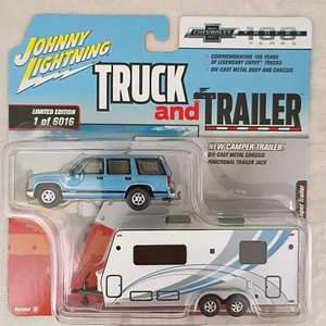 Johnny Lightning 1997 Chevy Chevrolet Tahoe - 2018 Truck & Trailer - NEW - Picture 1 of 2