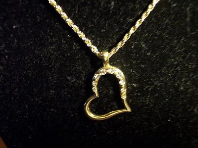NUEVO LORD & TAYLOR CORAZÓN ABIERTO COLGANTE Y CUERDA CADENA COLLAR NUEVO EN CAJA Foto 1 de 4