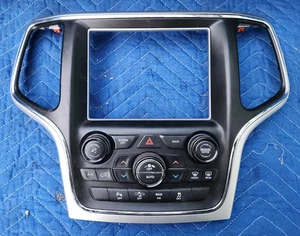 Jeep Grand Cherokee 2014 2015 8,4" radio bisel control de temperatura calor/aire acondicionado - Imagen 1 de 11