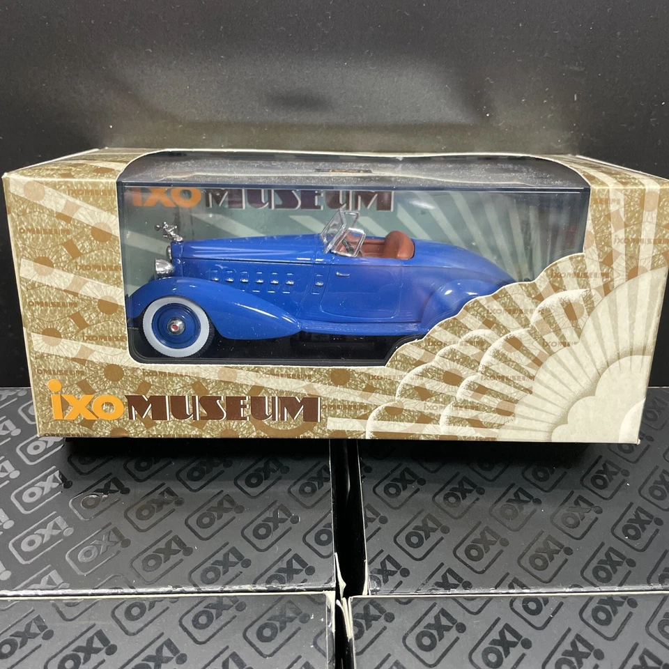 PACKARD V12 LeBaron Speedster - 1934 - azul - IXO 1:43 Foto 1 de 4