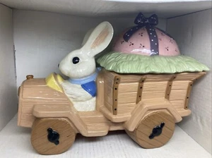 Tarro de galletas de cerámica vintage de conejito conejo para conducir camión Pascua firmado NL 1-81 - Imagen 1 de 9