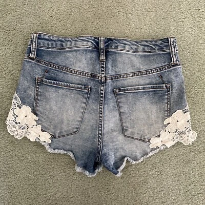 Pantalones cortos de mezclilla Mossimo Jean para mujer talla 6/28 tiro alto bordado con flores Foto 1 de 4