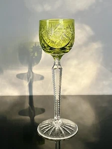 Alto licor romano 14,8 cm cristal verde claro revestimiento cristal de plomo romano 1920 - Imagen 1 de 9