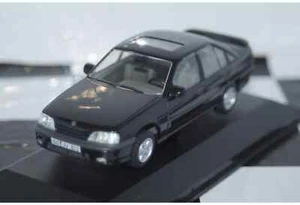 Vanguards Opel Omega 3000 Black VA14004B 1:43 Scale - Picture 1 of 10