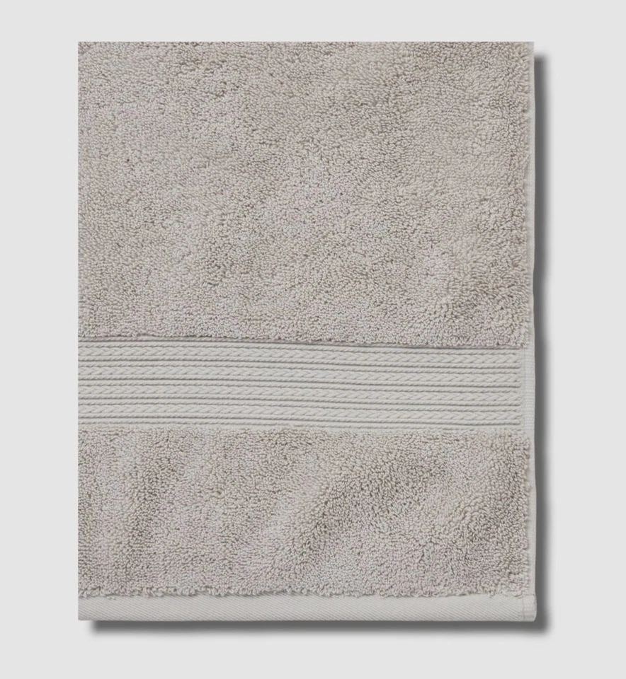 Toalla de baño gris Kassatex New York 13" x 13" $20 Foto 1 de 1