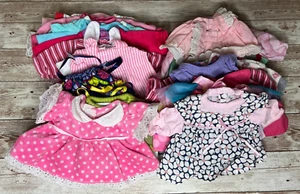 ENORME Lote de 31 Ropa Bebé Muñeca - Muñecas 10" - 14" (Ver Fotos con Regla) - Imagen 1 de 10