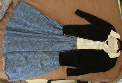 Conjunto Modesto para Mujer, Primavera* Talla S a M * Viene con Falda, Camisa, Suéter CONJUNTO Foto 1 de 4