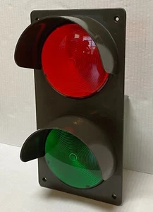 Railroad Traffic Signal Light Railway Plastic Lens Cover Red Green 14" x 7" 962A - Picture 1 of 4