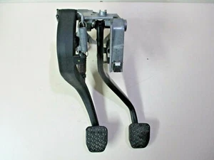 35002283725 BMW 1 Series E87 120D N47D20A 4232240 CLUTCH BRAKE PEDALS PEDALS - Picture 1 of 6