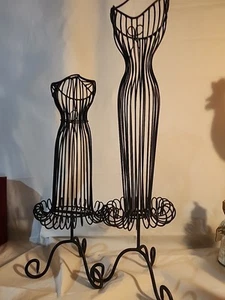 Espositore portagioie metallo forma abito filo nero due boho hippie camera - Foto 1 di 4