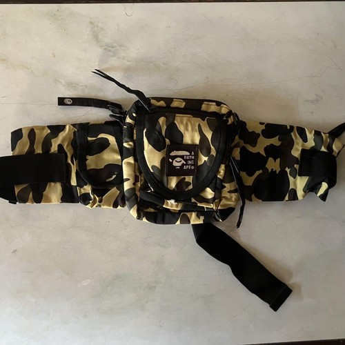 A BATHING APE (BAPE) Marsupio Bape mimetico in vita giallo nero verde più tasche come nuovo