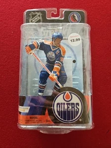 Wayne Gretzky - Blue Jersey Edmonton Oilers -Series 27 McFarlane Figure (2010) - Picture 1 of 2