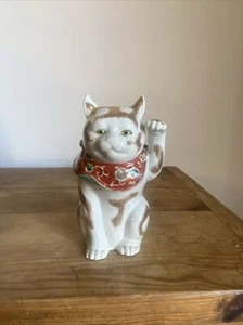 Antique Japanese Maneki Neko Kutani Porcelain Gold Gilt Cat Model Figure - Picture 1 of 11