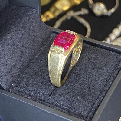 Mens 14kt Vintage Gold Ring With Red Gemstone Size 11 Weighs 4.9 GramGrams - Image 1 of 4
