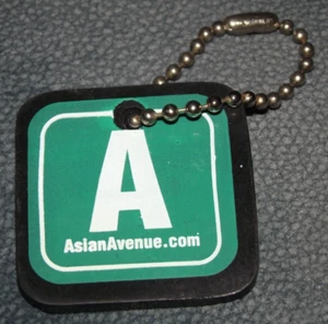 Portachiavi in schiuma viale asiatico America asiatica 1,75" (4,2 cm) quadrato usato - Foto 1 di 2