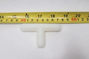 Green Leaf Nylon Tee 1/2" Barb X 1/2" D CBT12BG1 - Picture 1 of 4