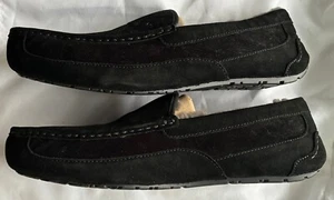 Men's UGG Ascot Corduroy II, Style# 1125932, Size 18, Color Black - Picture 1 of 8