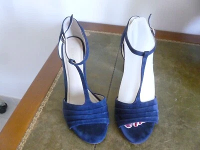 MODE ACTUELLE ESCARPINS  MARQUE MINELLI  BRIDES DAIM BLEU MARINE T .39 ETAT NEUF - Photo 1/4
