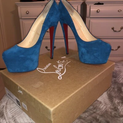 Bombas Christian Louboutin Dafodile 160 Veau Terciopelo Pavo Real 39EU/9US Foto 1 de 4