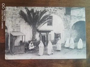 CPA - ALGER - Groupe de Mauresques près de l'Amirauté - Foto 1 di 2