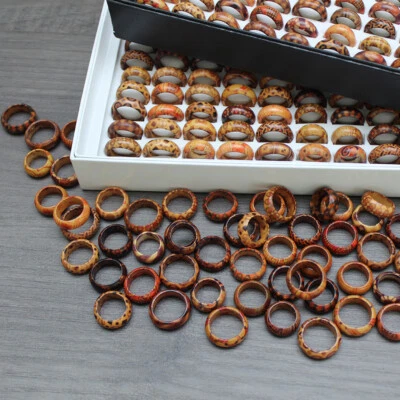 Оптовый лот деревянные кольца для пальцев для женщин дерево леопард смешанный узор ювелирные изделия - Изображение 1 из 4