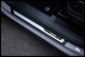 Fit Peugeot 308 Chrome/Carbon Door Sill Scratch Protectors Stainless Steell 4pcs - Imagen 1 de 4