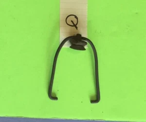 Fuel filter gascolator bail, Q. Item: 9847 Q - Picture 1 of 2