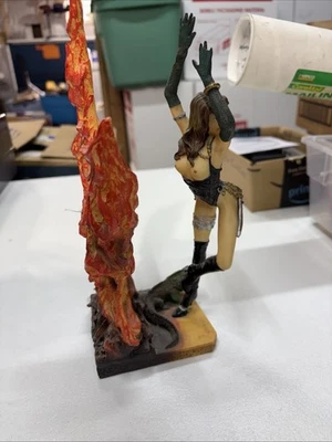 Фигурка скульптуры из смолы Myths & Legends Slayer Queen Warrior 1996 Summit - Изображение 1 из 4