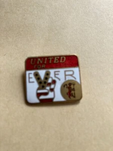 Original 70er Manchester United FOR EVER Metall Emaille Pin Anstecker von Reeves B'ham - Bild 1 von 2