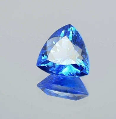 AAA Natural Ceylon Cornflower Blue Spinel Loose Gemstone Trillion Cut 3.85 Ct - Image 1 of 4