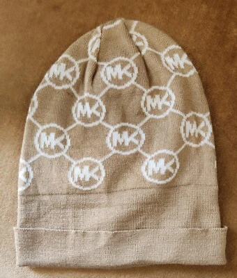 Gorro Michael Kors Tejido Logo Beige y Blanco MK USADO EN EXCELENTE ESTADO Acrílico Invierno Diseñador Foto 1 de 4