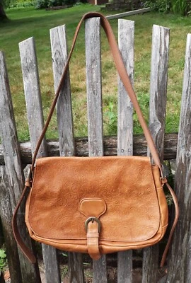 Коричневая кожаная сумочка через плечо с тиснением St Johns Bay - Изображение 1 из 4