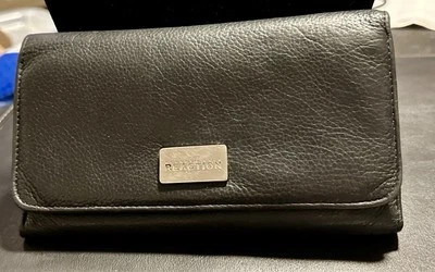 Kenneth Cole Reaction Women 's Black Leather Wallet - See Photos And Description - Image 1 of 4