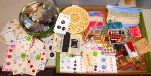 Bulk Collection Sewing Items Vintage Sewing Tools Notions LOTS of Buttons - Picture 1 of 1
