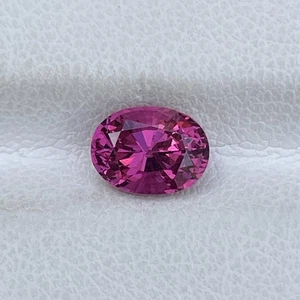 Granate rosa natural de 1,79 quilates - Piedra preciosa suelta de corte ovalado para joyería fina - Imagen 1 de 5