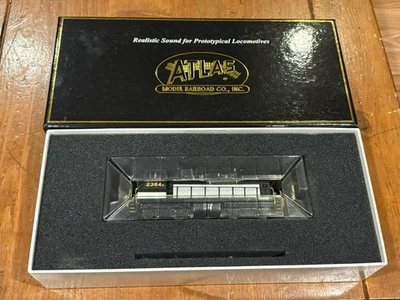 Atlas Master Ho Scale Locomotive Gold #9428 Southern Road #2364 HO MP-15DC - Image 1 of 4