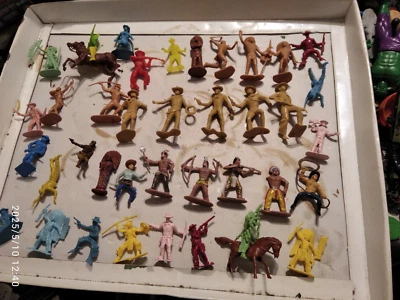 LOTTO SOLDATINI 1/32- FAR WEST- BARAVELLI, DULCOP, NARDI, CINA, HONG KONG - Immagine 1 di 4