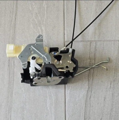 Actuador de cerradura de puerta delantera derecha Chevrolet Colorado 2006-2012 genuino GM Foto 1 de 4