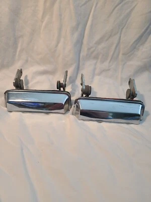 Manijas de puerta exterior Plymouth Road Runner 1973-1974 Foto 1 de 3