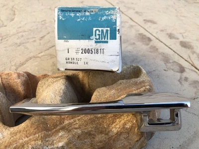 1971-78 CADILLAC LH MAÇANETA DA PORTA DIANTEIRA NOS GM 20051811 - Imagem 1 de 4