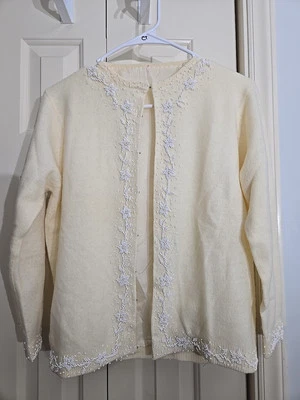 VNTG SO SOFT Cardigan Cream Embelished Lined Sz M Classy, Dressy, Regencycore  - Image 1 of 4