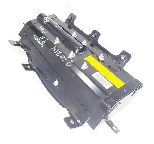 Bolsa de aire para rodilla del conductor OEM 2013 2014 2015 2016 Hyundai Equus  Foto 1 de 4