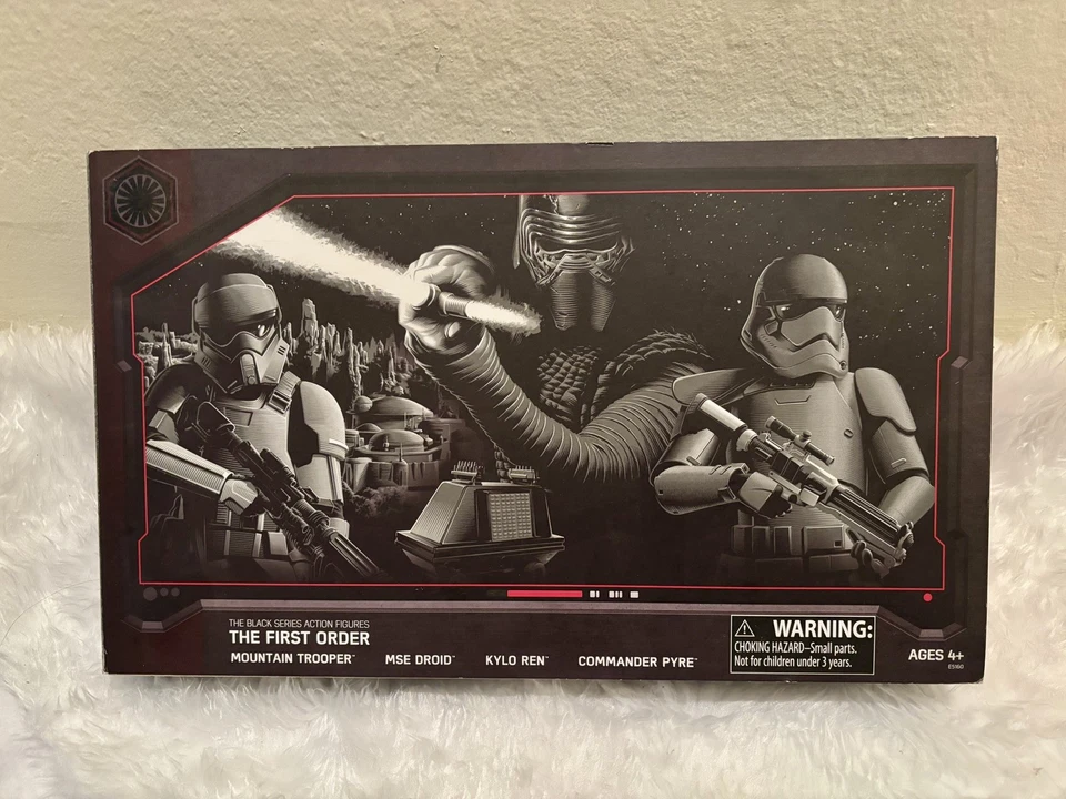 Star Wars Black Series Galaxy's Edge The First Order Pack. Kylo Ren, Pyre++ Novo - Imagem 1 de 2