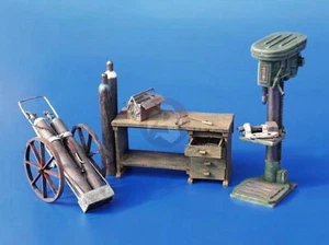 Plus Model 1/35 Workshop Equipment (Workbench Toolbox Oxy Tanks Drill Press) 094 - Picture 1 of 1