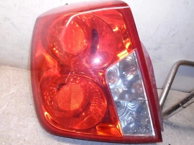 Левый задний фонарь со стороны водителя для седана Suzuki Forenza 2004 05 06 07 2008 годов выпуска - Изображение 1 из 4