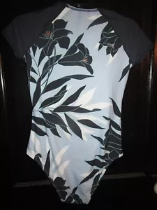 Cupshe Women One Piece Swimsuit Mock Neck Zipper Short Sleeve Bathing Suit Siz S - Picture 1 of 4