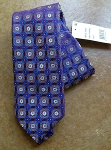 Neu The Men's Store Bloomingdale's Barock Medaillon 100 % Seide Krawatte, lila   - Bild 1 von 1
