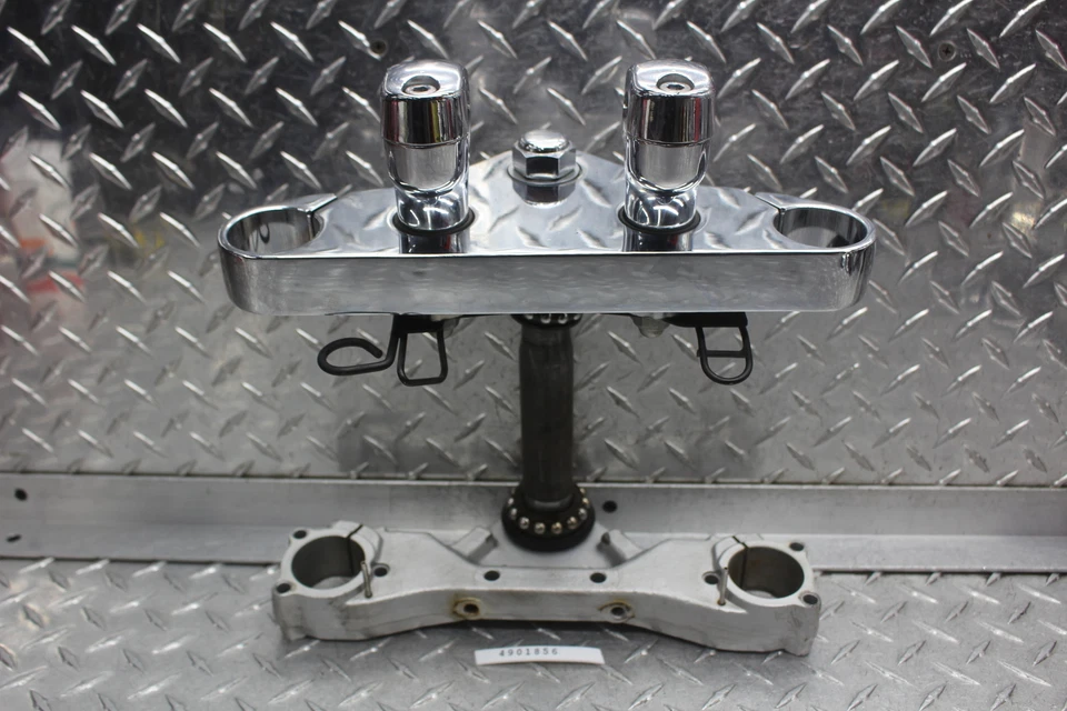 Yamaha V Star 650 XVS650A 2006 clásico horquilla delantera abrazadera superior inferior triple árbol Foto 1 de 4