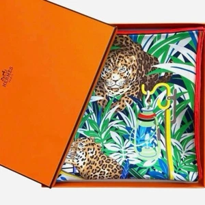 HERMES Double face Carre 90 Les Douze Leopards leopard Silk Scarf Very Good - Picture 1 of 17