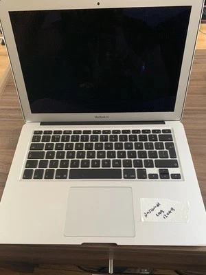MacBook Air 120gb ssd 2gb ram - Image 1 of 4